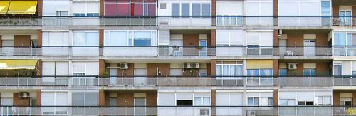 (II)¿POR QUÉ SON TAN FEOS LOS BLOQUES DE VIVIENDAS EN LOS QUE VIVIMOS?  ¿Es esto una Cuestión Política? (CONTINUACIÓN)
